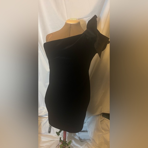 Eliza J Black One-Shoulder Dress with Bow - Picture 3 of 7